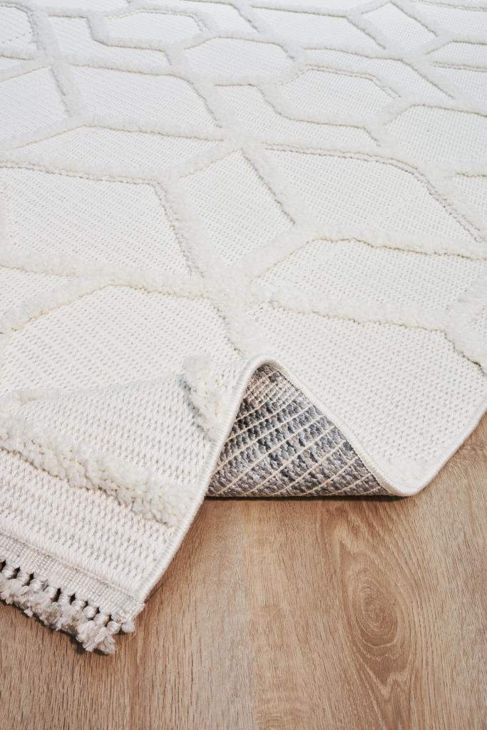 Vesta Scandinavian and Embossed Patterned White Area Rug 9522