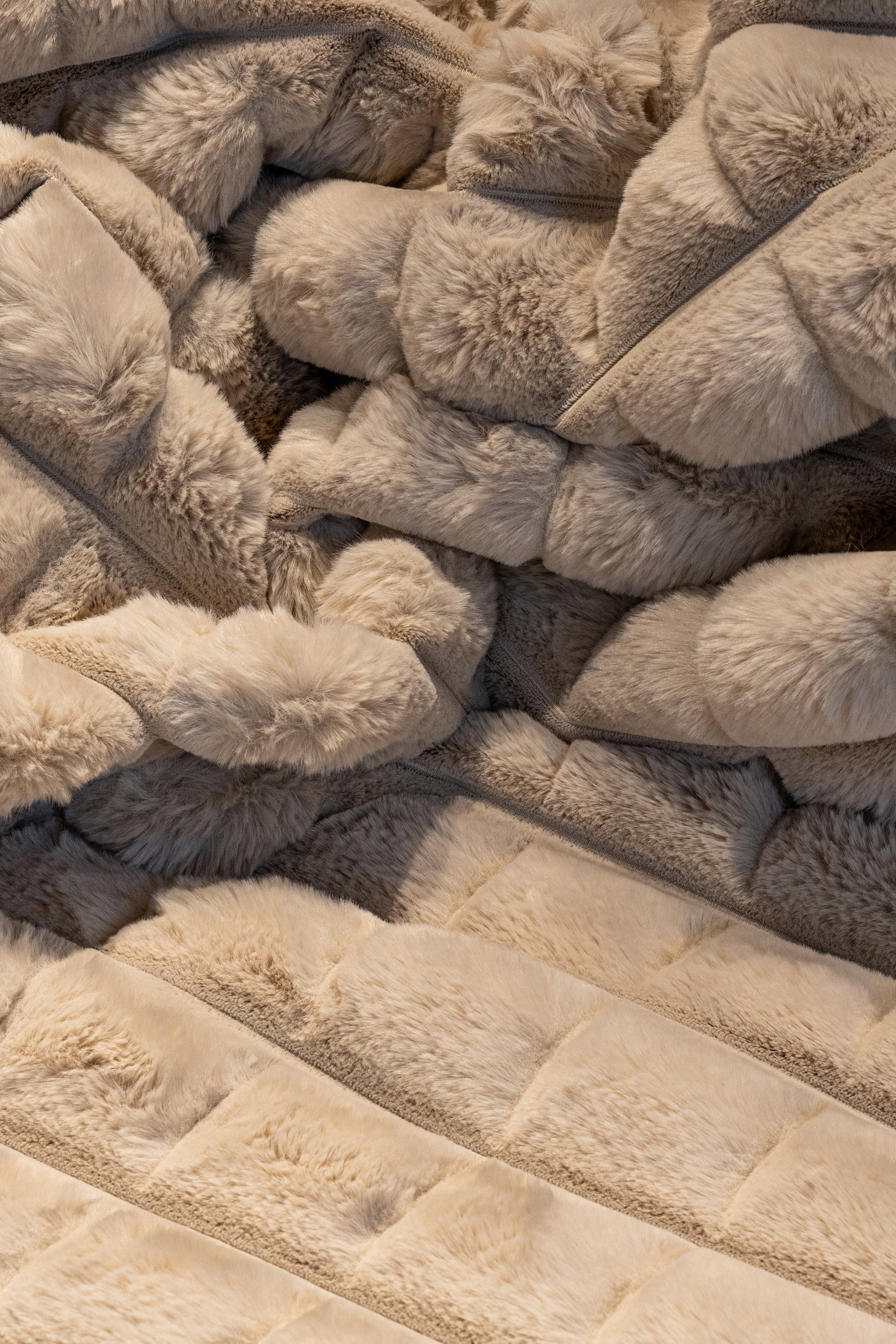 Diamante 7003 Beige Decorative Rug
