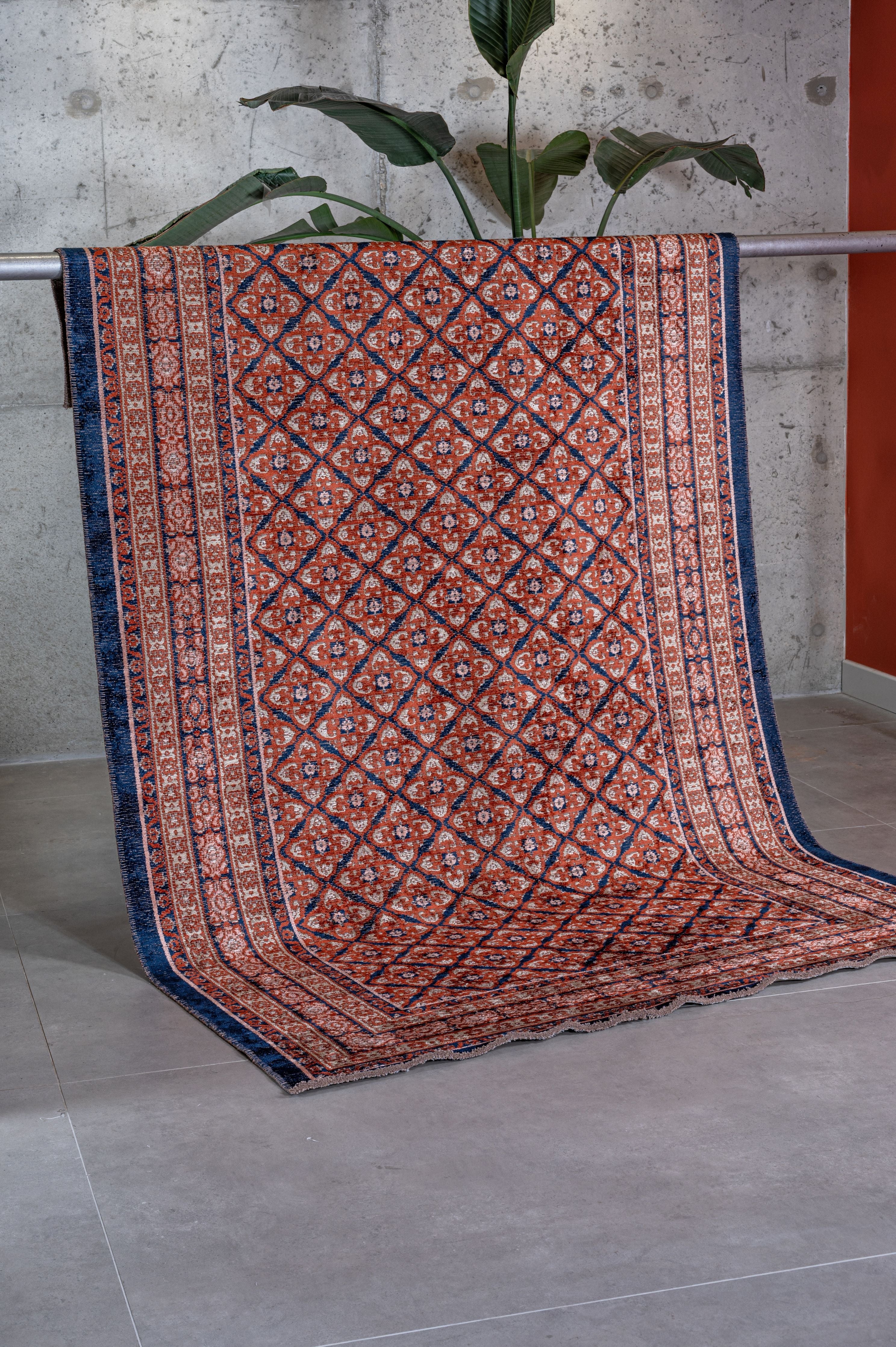 Paspartu 1951 Terracotta - Machine-Woven Rug