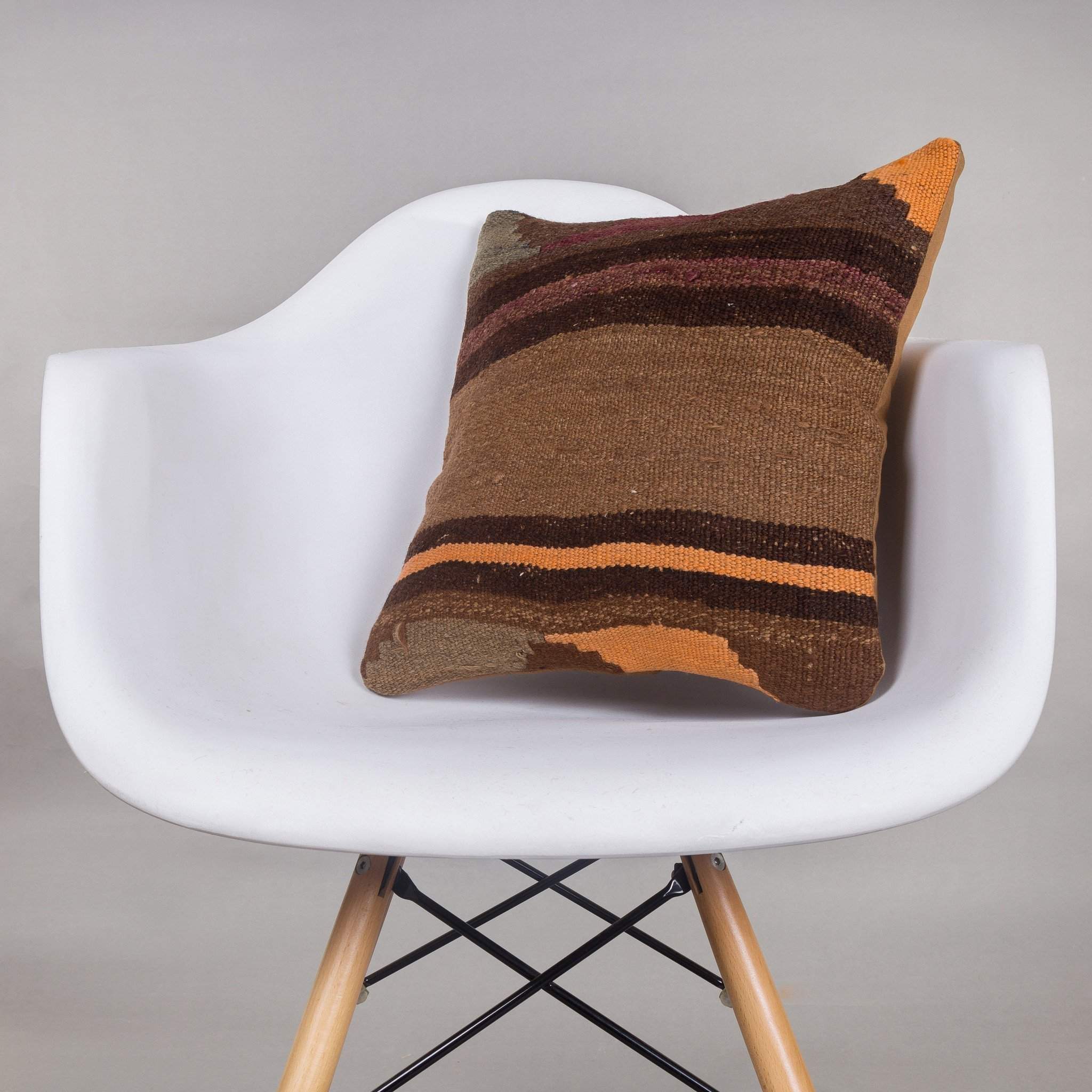 Geometric Brown Kilim Pillow Cover 16x16 4639 - kilimpillowstore
- 1