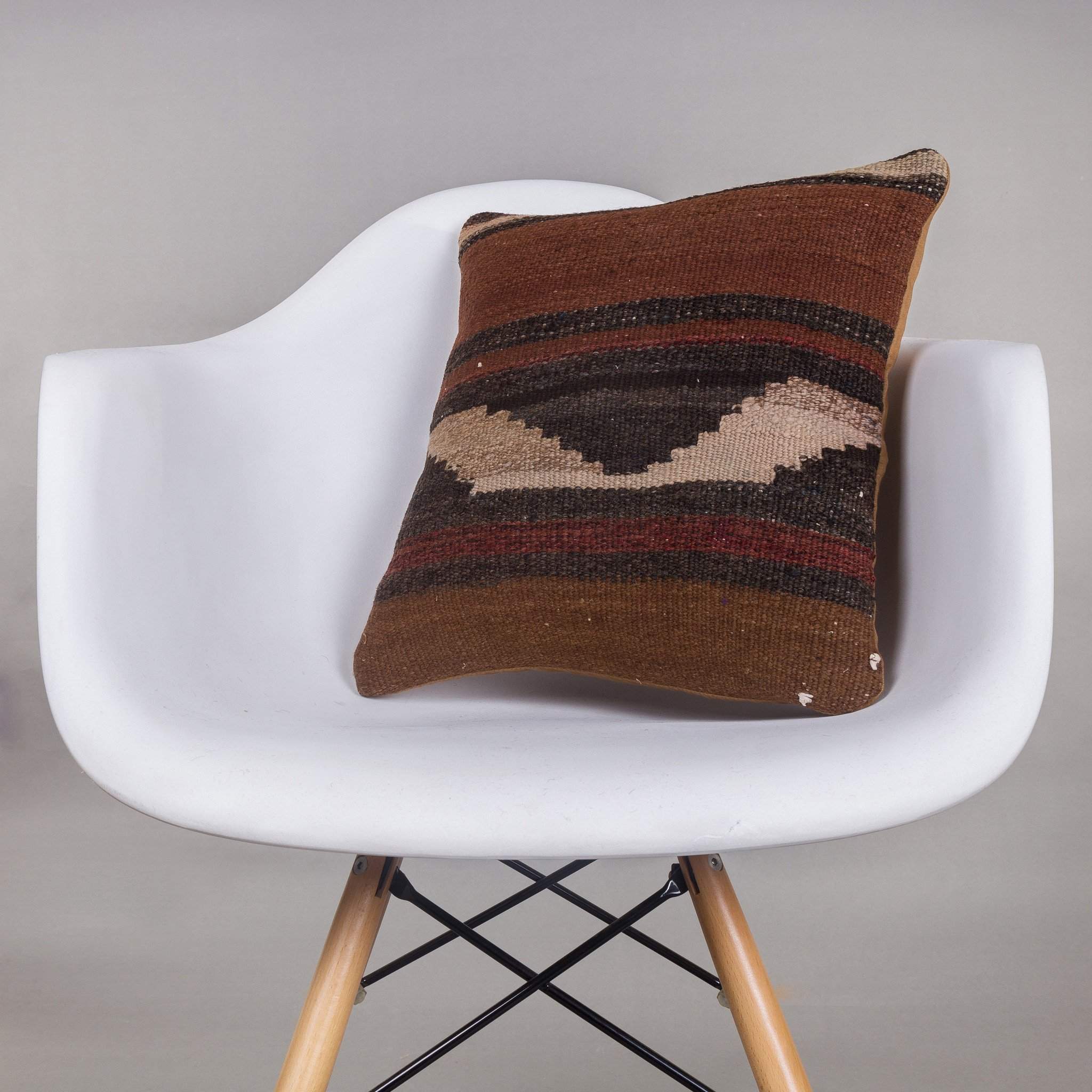 Geometric Brown Kilim Pillow Cover 16x16 4649 - kilimpillowstore
- 1