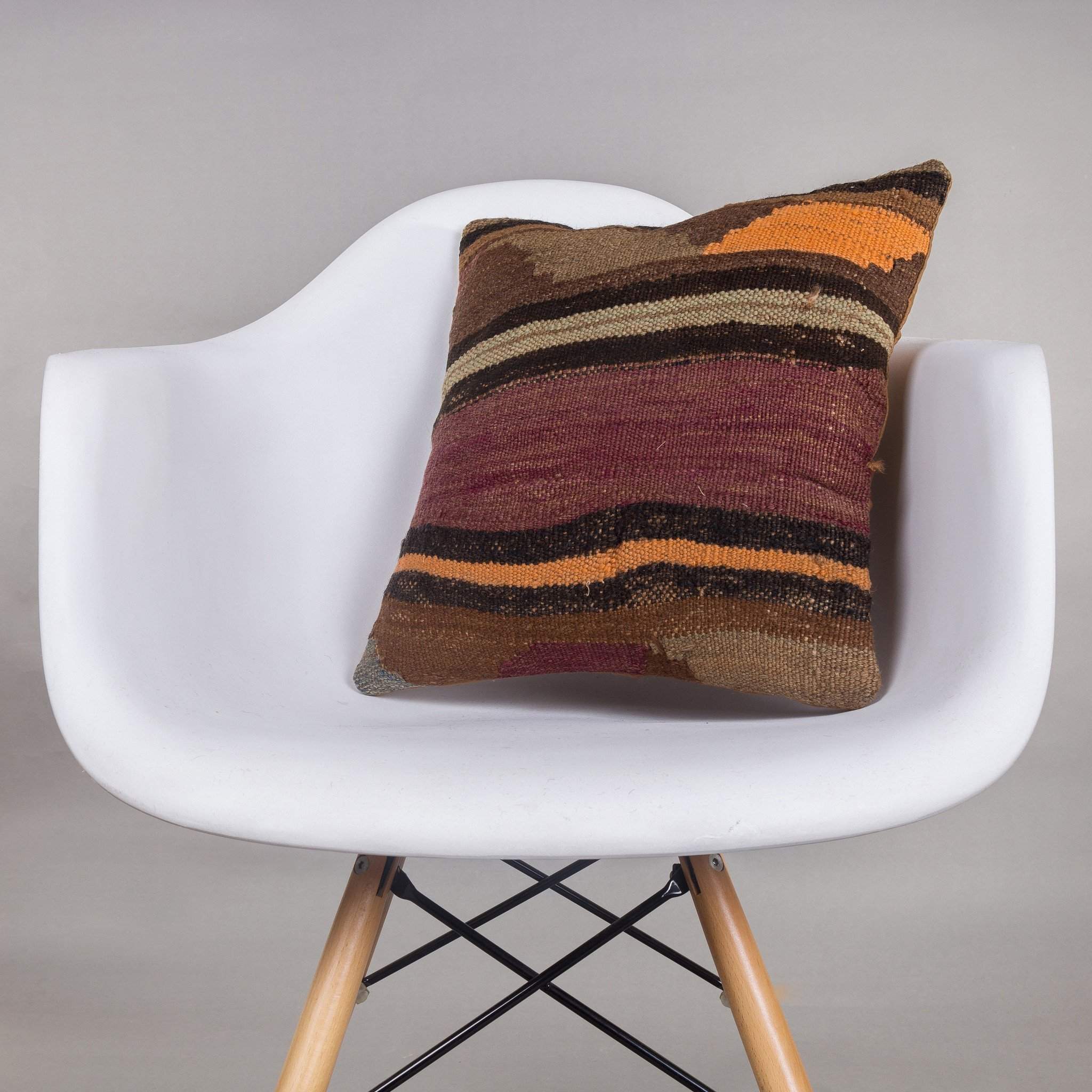 Geometric Brown Kilim Pillow Cover 16x16 4658 - kilimpillowstore
- 1