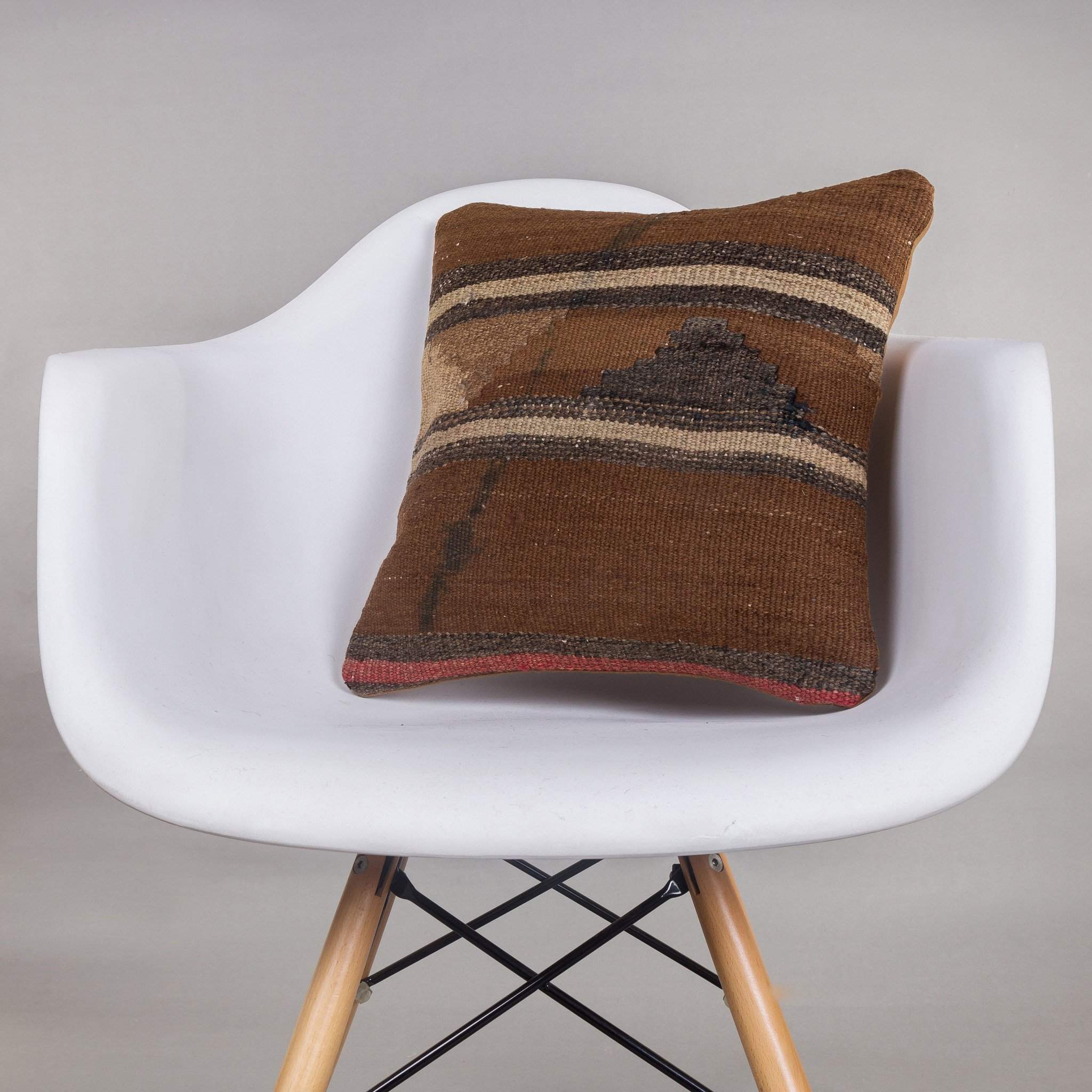 Geometric Brown Kilim Pillow Cover 16x16 4664 - kilimpillowstore
- 1