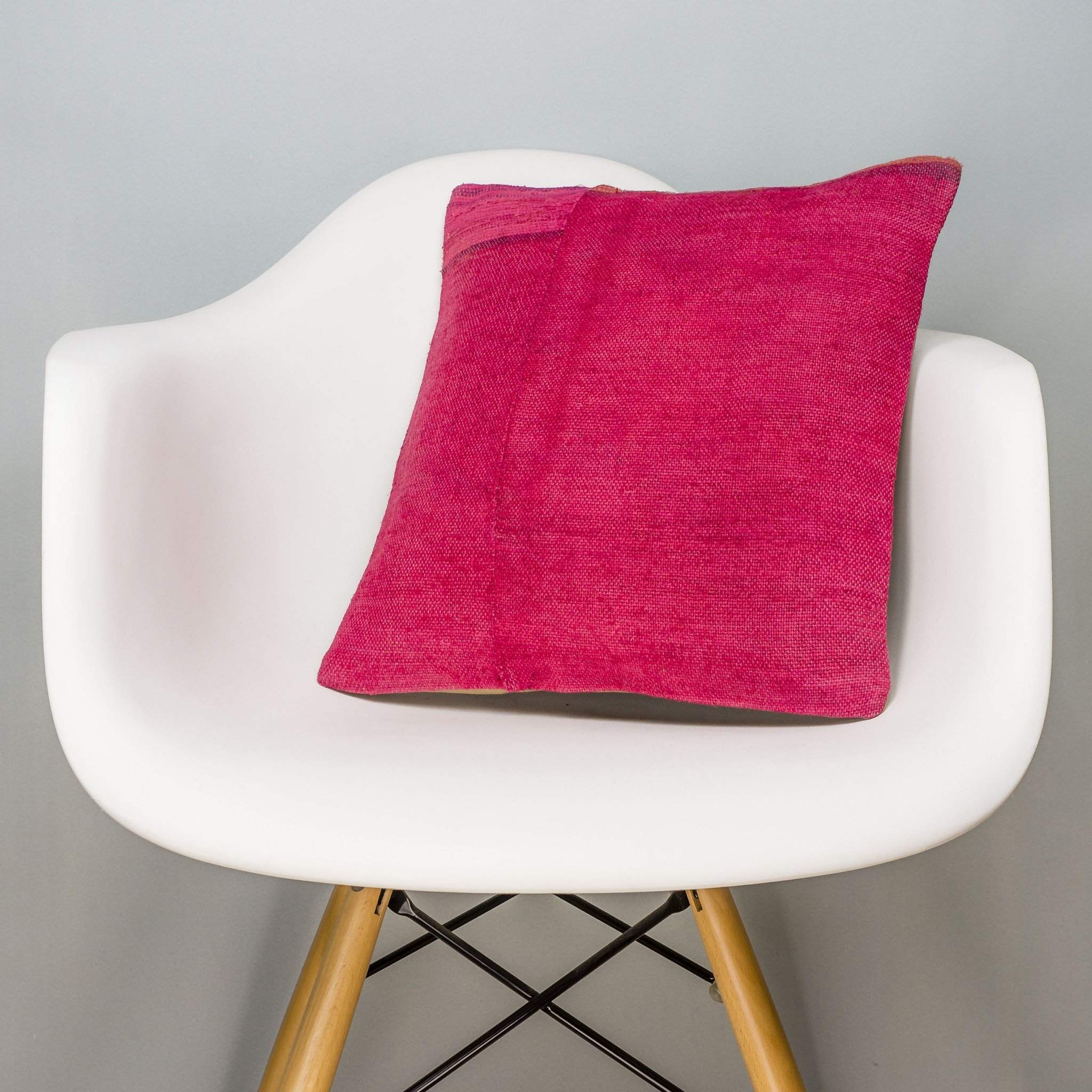 Plain Pink Kilim Pillow Cover 16x16 3025 - kilimpillowstore
- 1