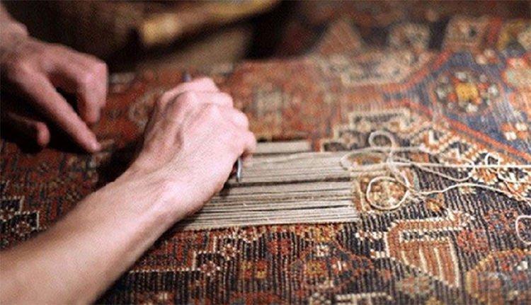 How to Tell if a Rug Is Handwoven