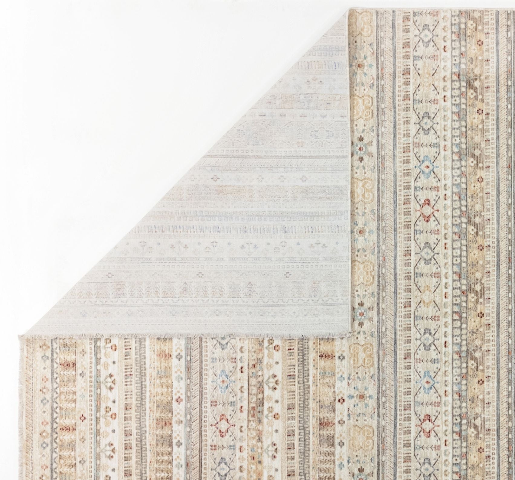 Ambiance 2911 Multi - Machine-Woven Carpet