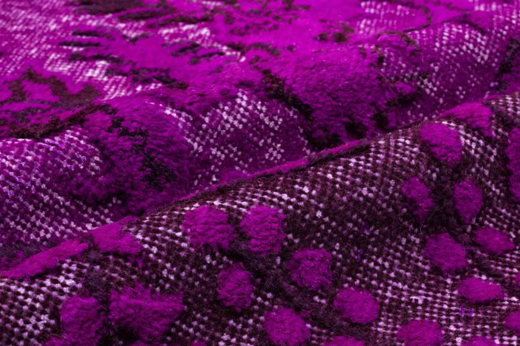 Apex Carved Fuchsia 2594 172 x 313 cm