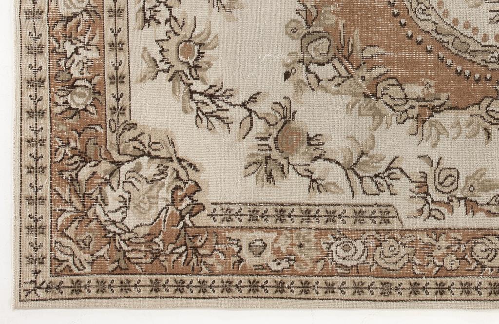 Apex Vintage Carpet Beige 4204 187 x 300 cm