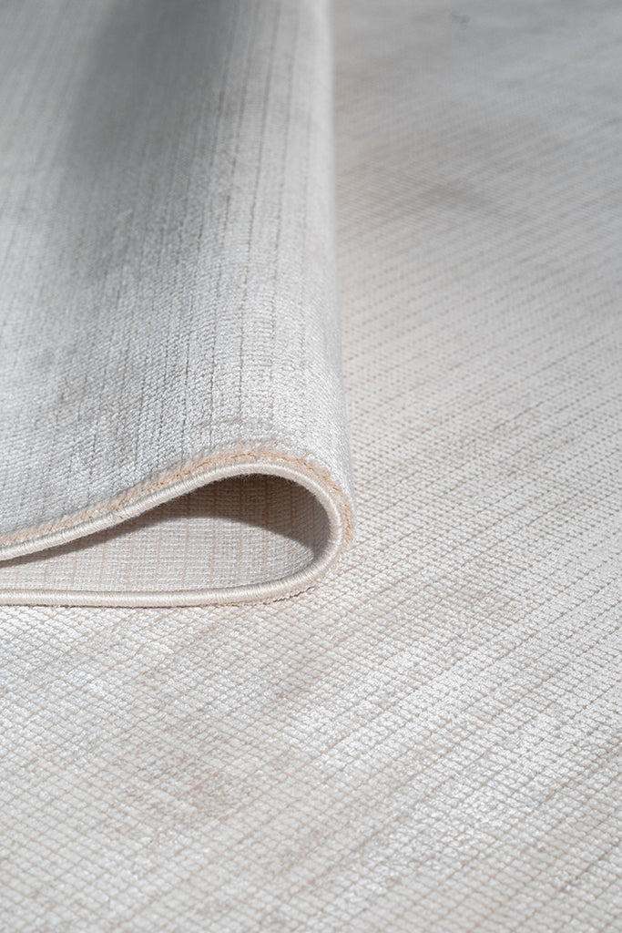 Aura 2816 Cream Machine Made Rug