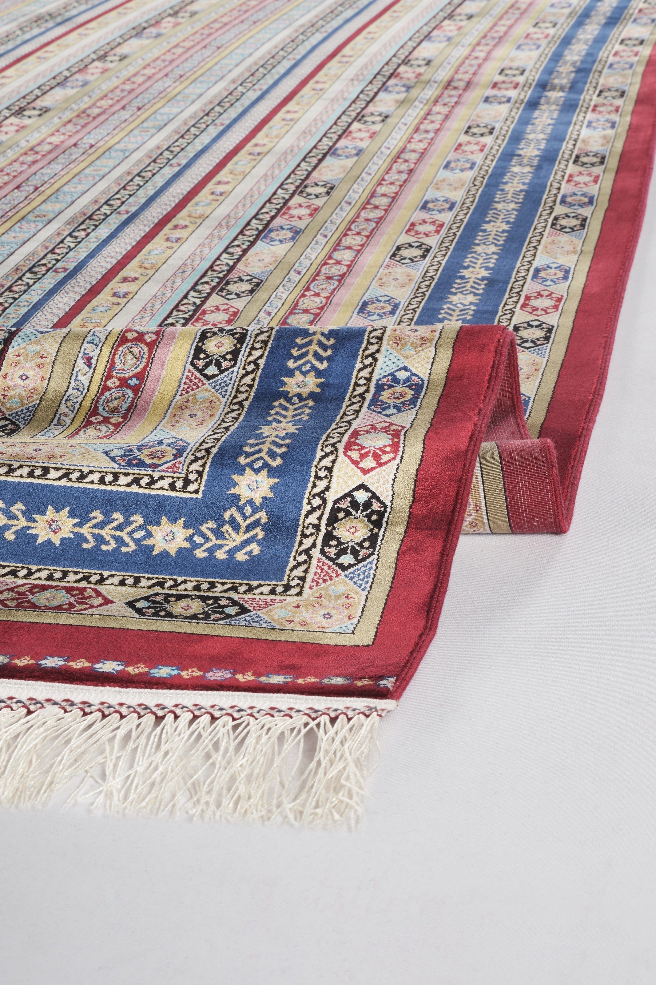 Burj 8741BU Burgundy - Machine-Made Carpet