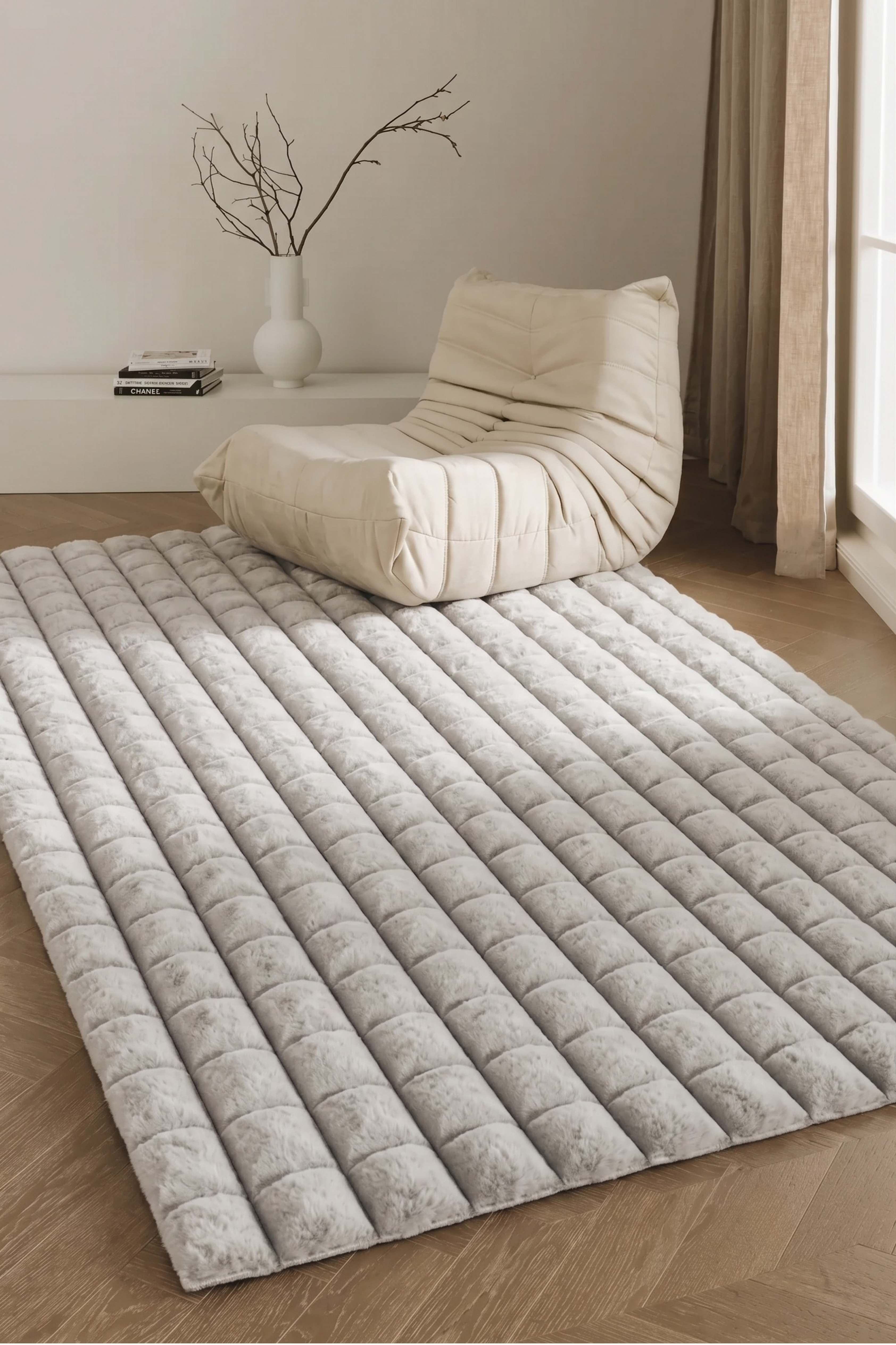 Diamante 7005 Grey Decorative Rug