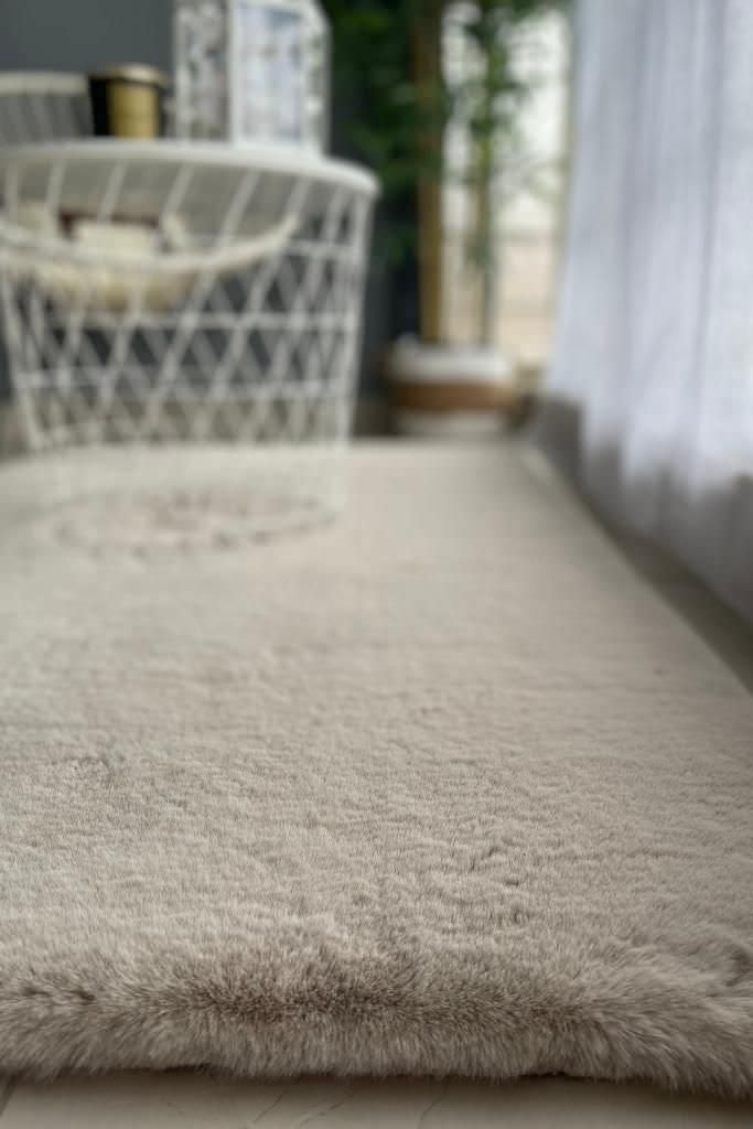 Polo 8707 Mink Decorative Rug