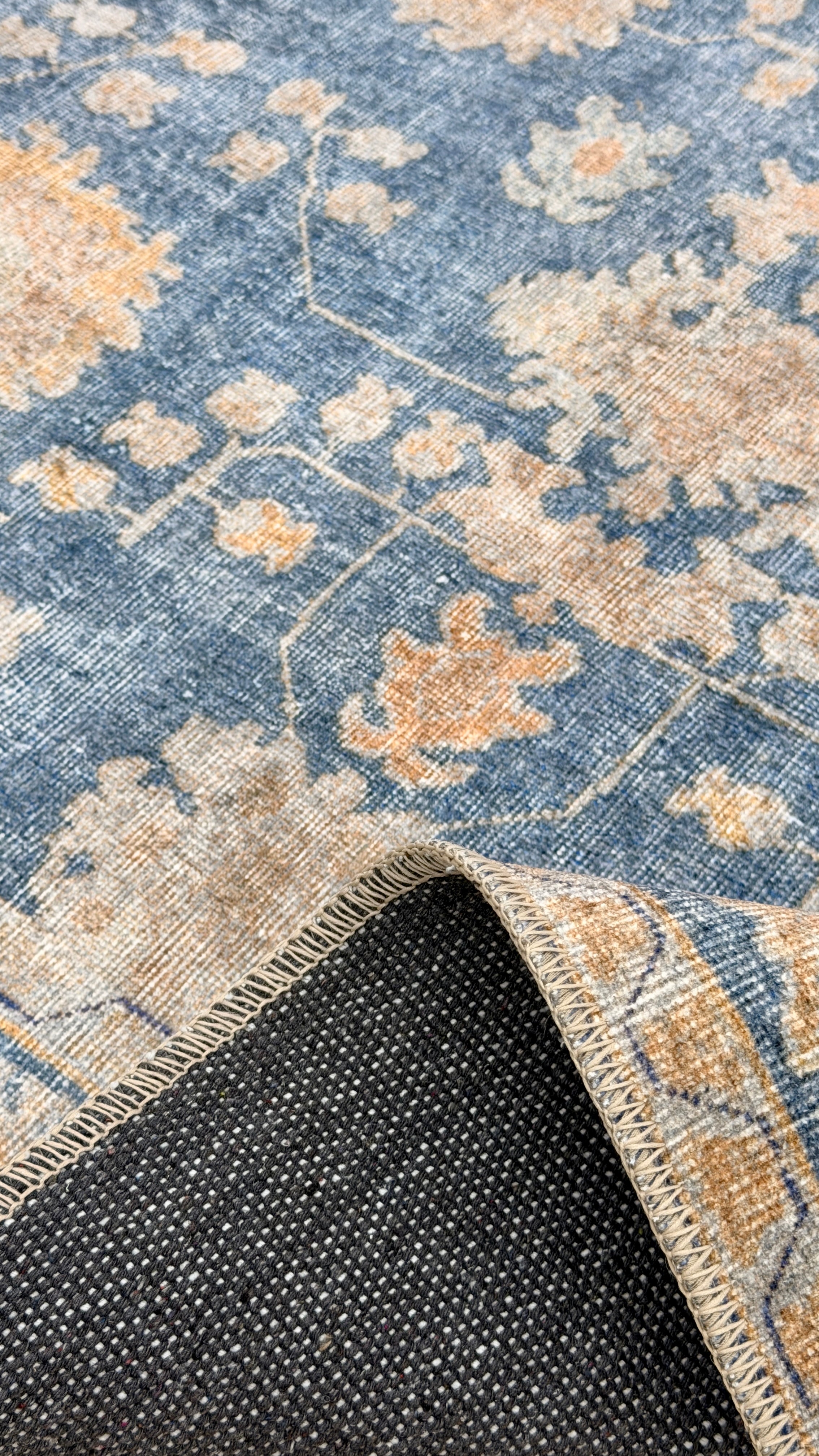 Velora 3030 - Decorative Machine-Woven Rug