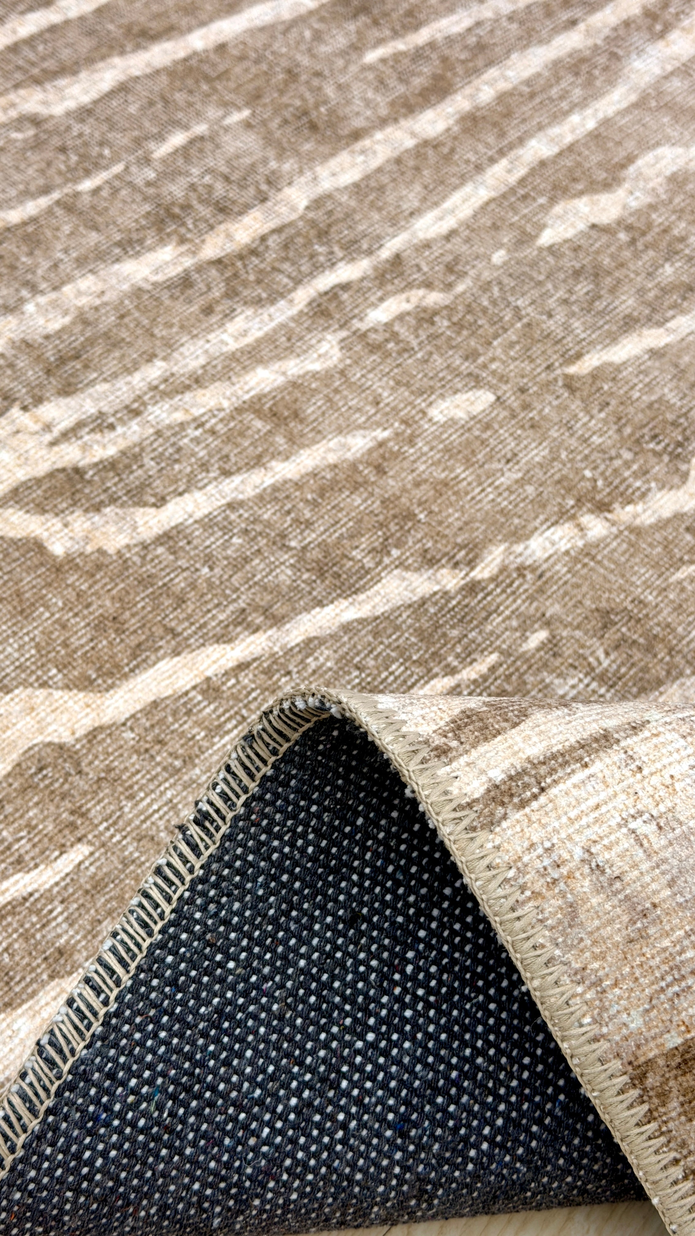 Velora 3040 - Decorative Machine-Woven Rug