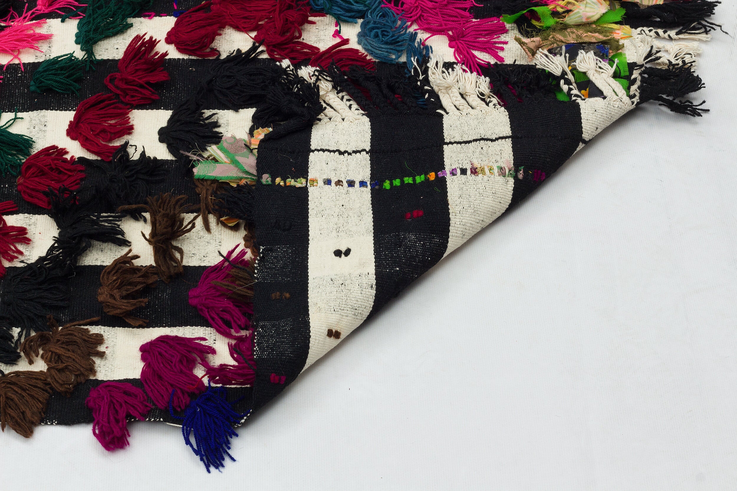 One-of-a-kind Hand Knotted Tulu Rug 5'7'' x 8'6'' ft 170 x 260 cm